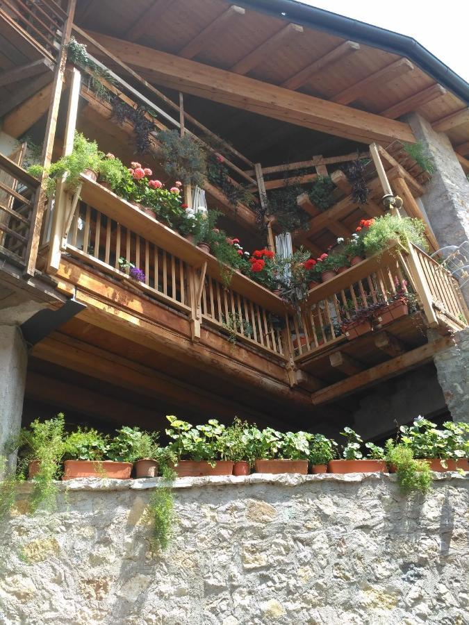 Bed and Breakfast La Cort Di Nonna Rosa Mori Exterior foto