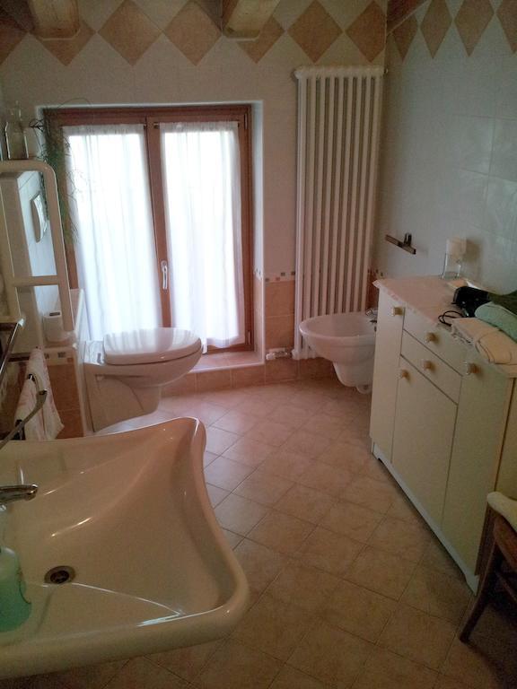 Bed and Breakfast La Cort Di Nonna Rosa Mori Habitación foto
